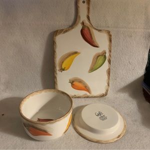 tabletops collection chili hand painted 3 Piece Set Cutting Board And Bowl